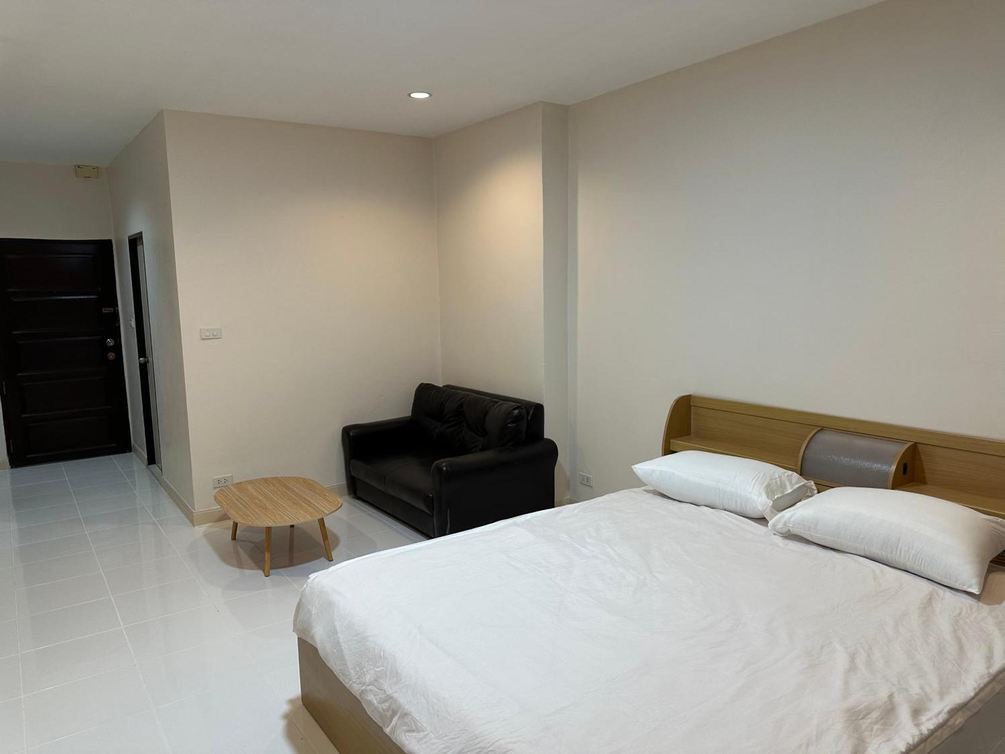 Country Complex Bangna Aparthotel Bangkok Buitenkant foto