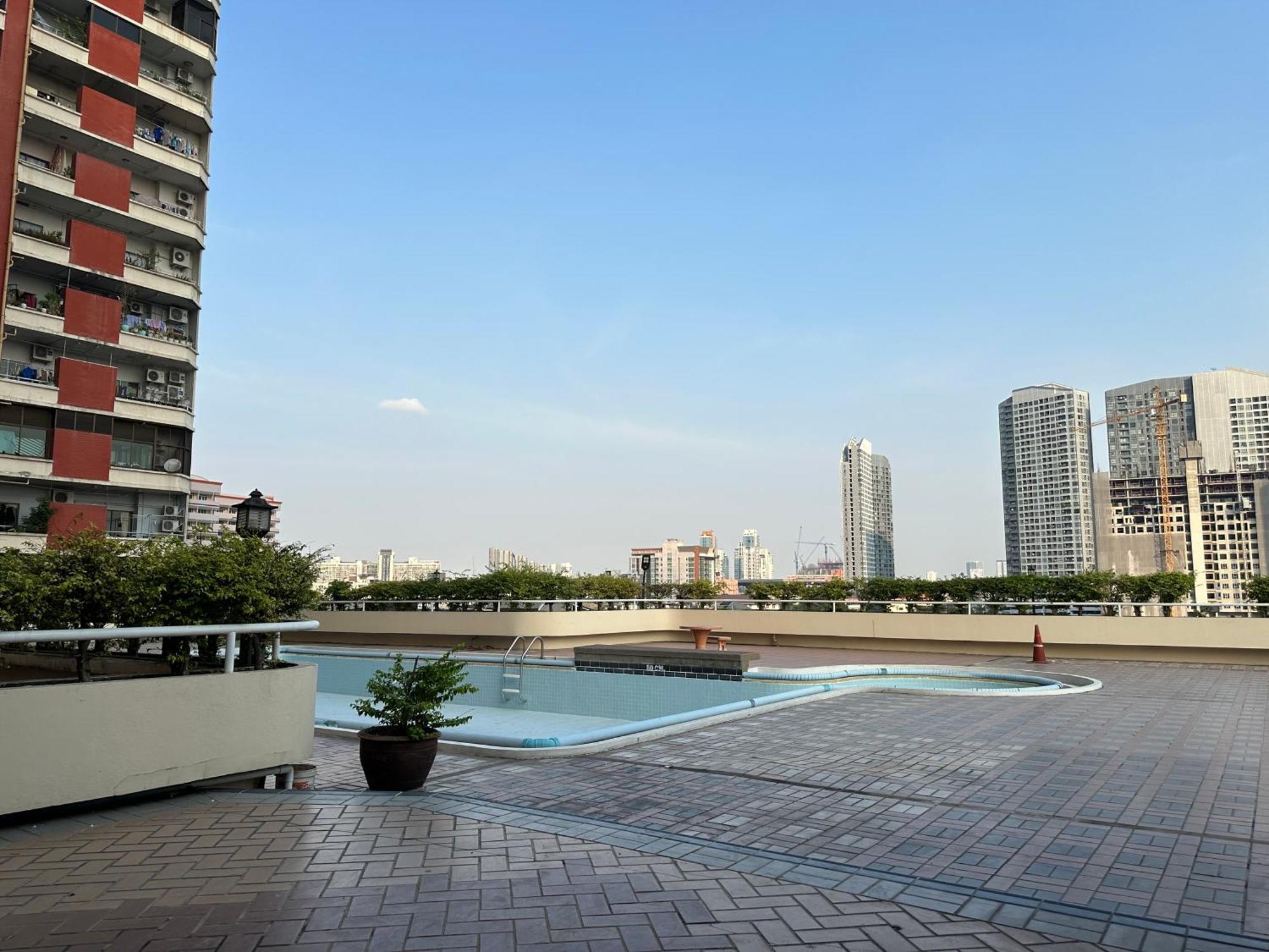 Country Complex Bangna Aparthotel Bangkok Buitenkant foto