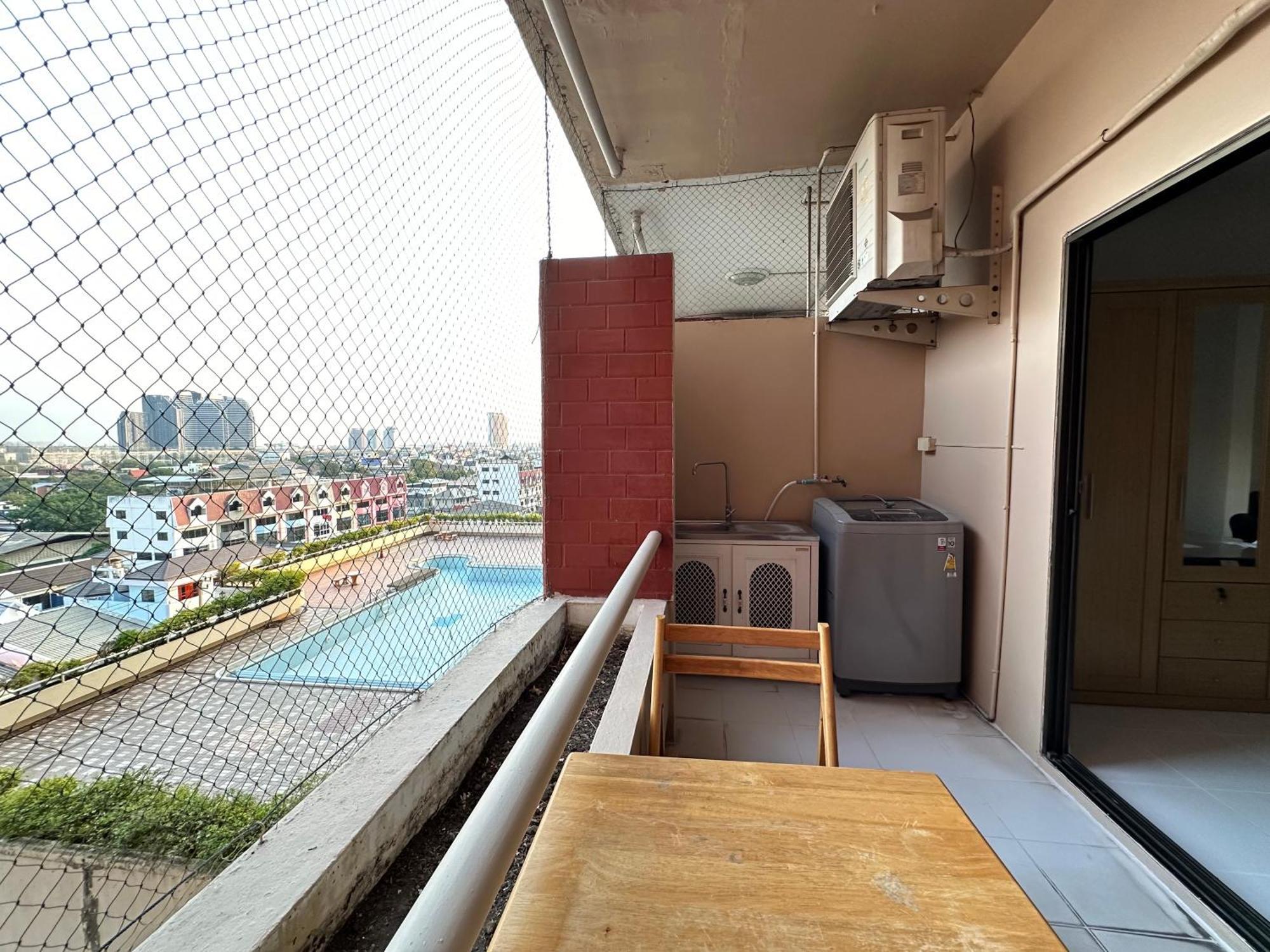Country Complex Bangna Aparthotel Bangkok Buitenkant foto